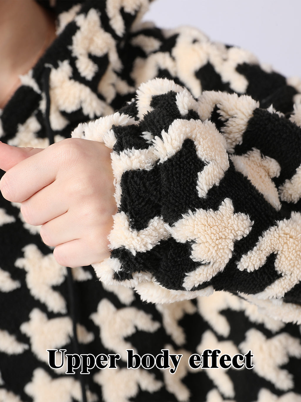 Houndstooth plush fleece hoodie women black oversized upper body fit detail